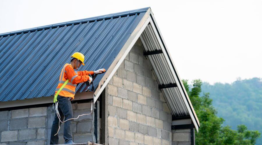 Expert Emergency Roof Repairs services in Oriental, NC